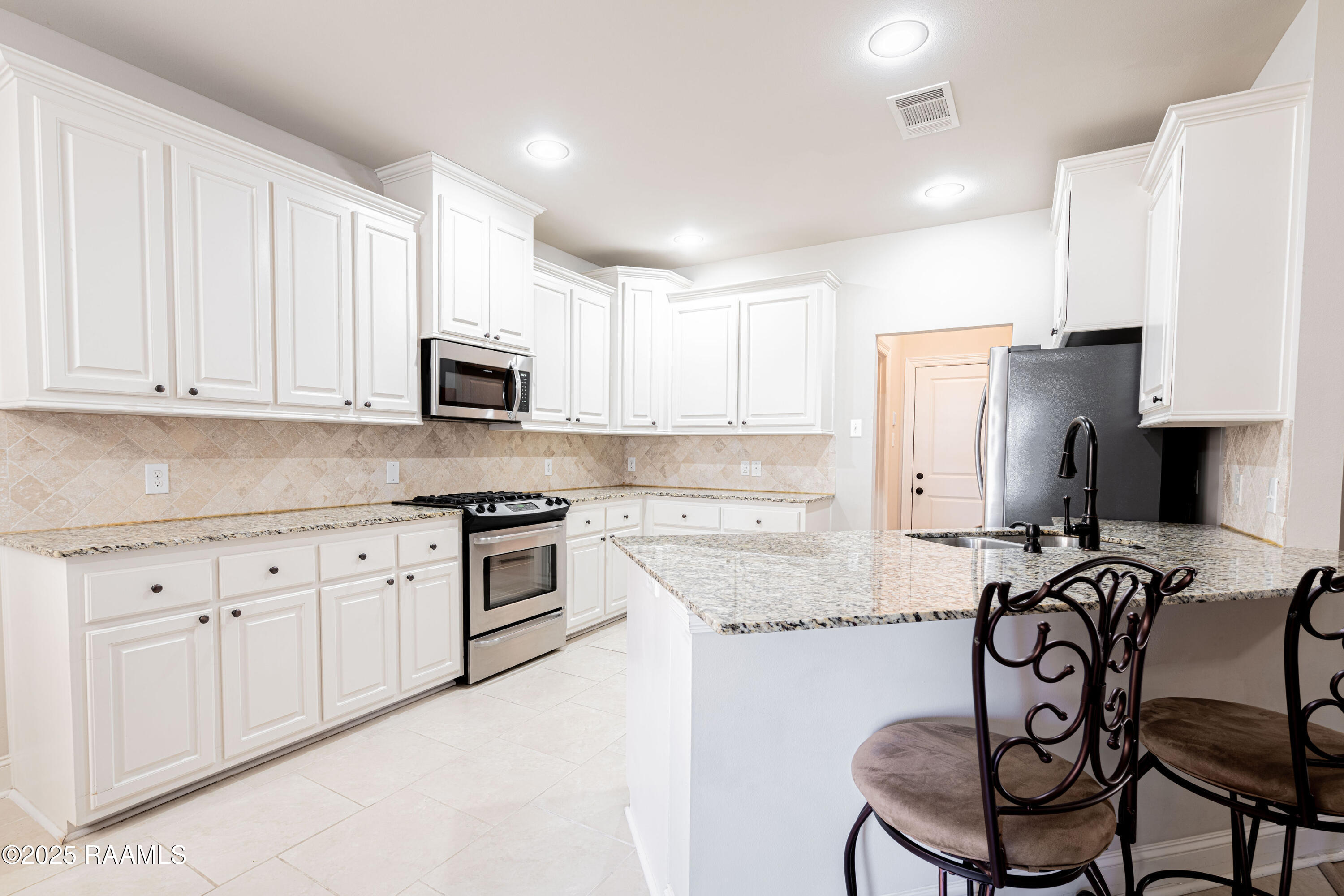 207 Whispering Meadows Road Broussard, LA 70518 - Photo 14 of 30 Kitchen