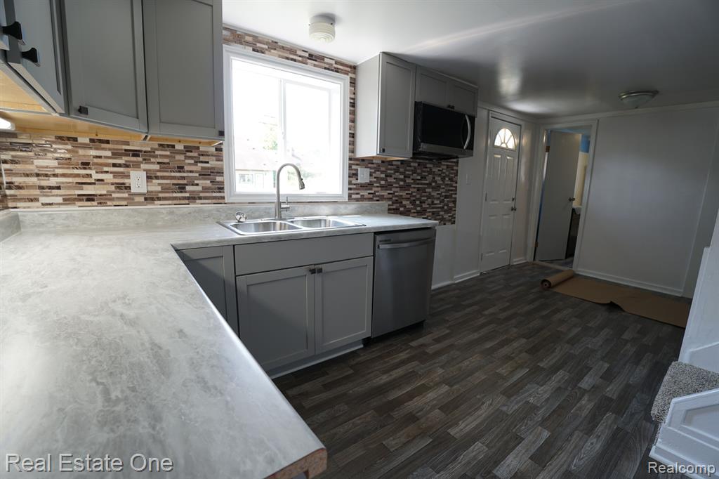 66 Stoner Street River Rouge, MI 48218 - Photo 9 of 21 Gallery Image 9