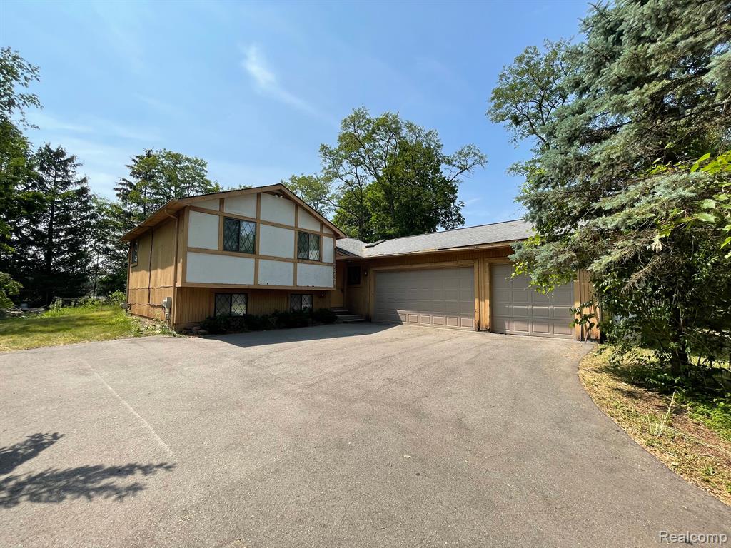 29721 Farmington Road Farmington Hills, MI 48331 - Photo 2 of 40