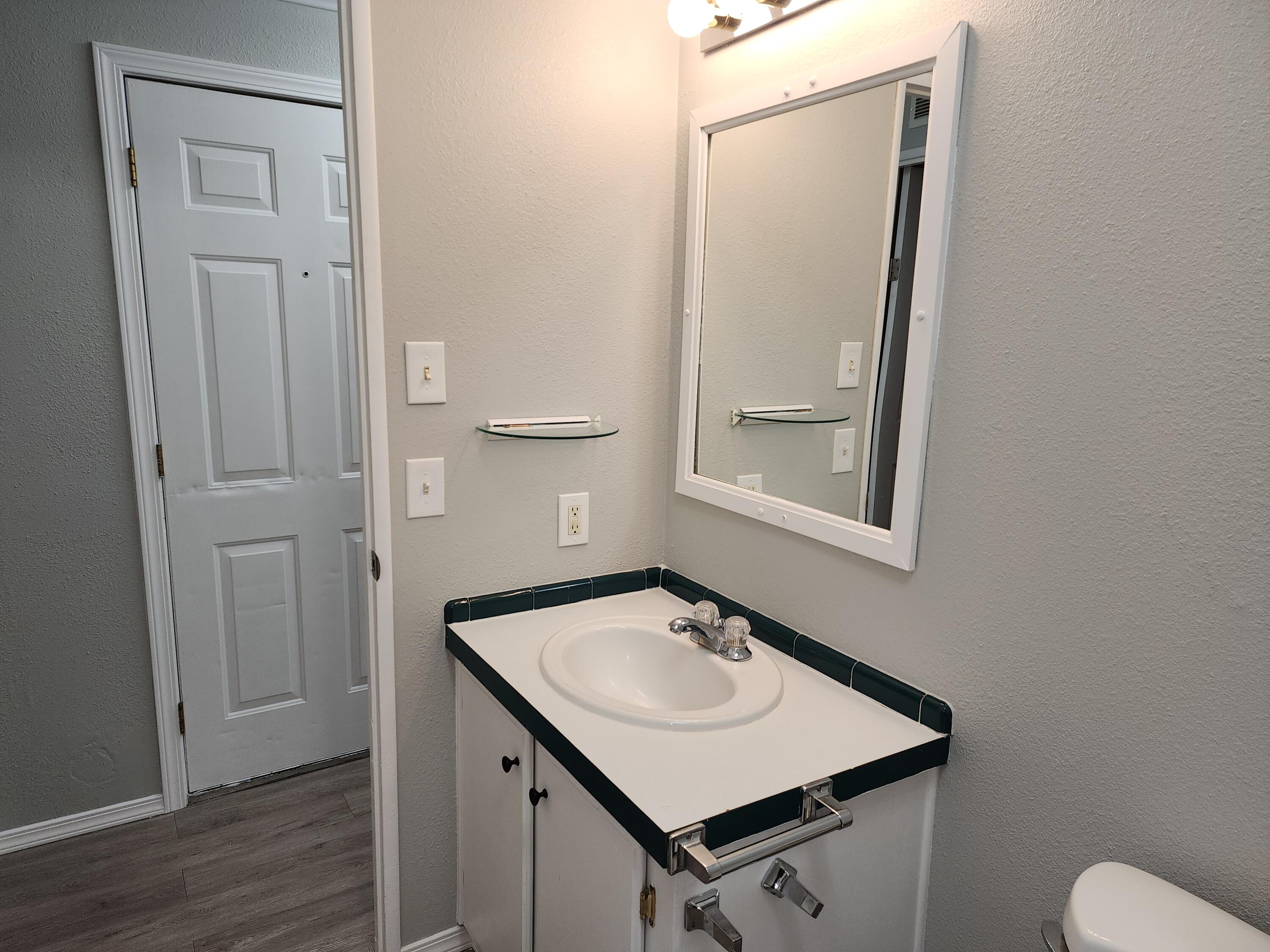 833 Carol Rae Medford, OR 97501 - Photo 14 of 20 20221209_161004
