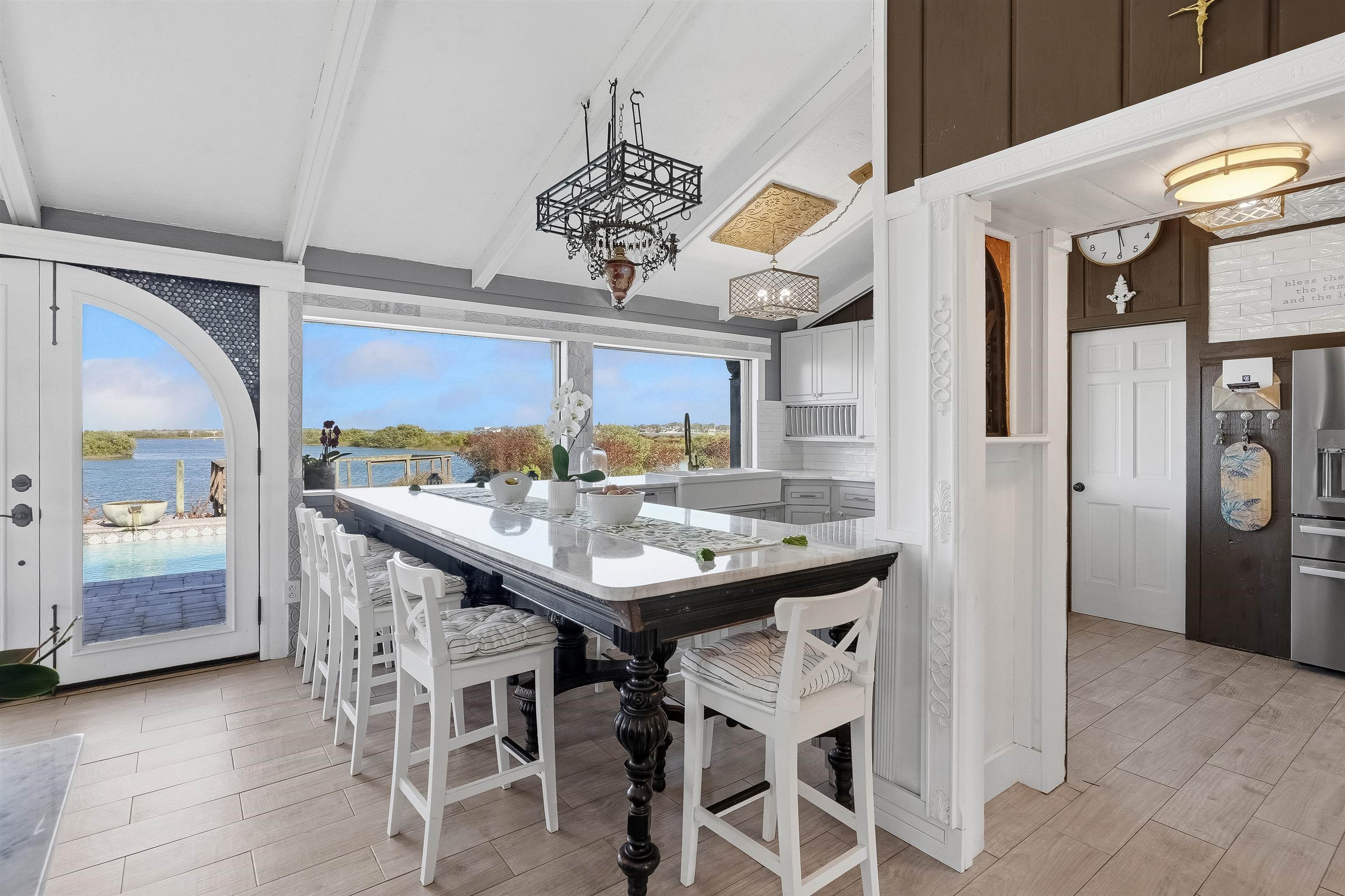 71 Water Street St. Augustine, FL 32084 - Photo 47 of 57 Countertop dining space in kitchen.