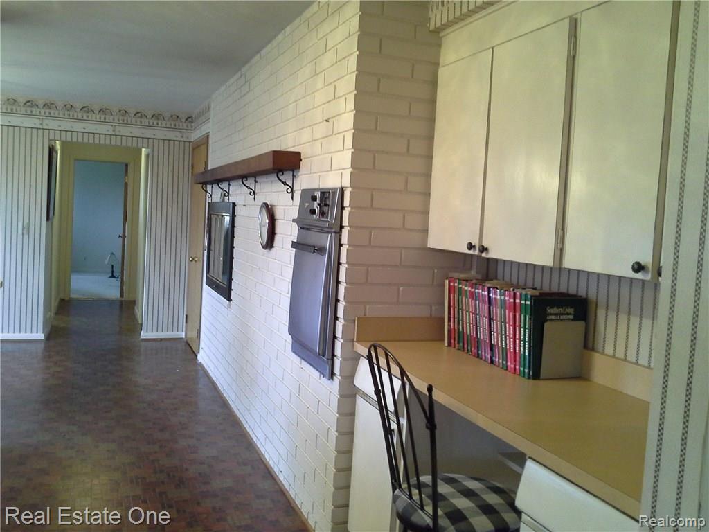 36900 West Eleven Mile Road Farmington, MI 48331 - Photo 26 of 70