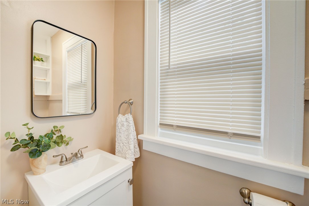 3527 Northcliffe Road Cleveland Heights, OH 44118 - Photo 12 of 36