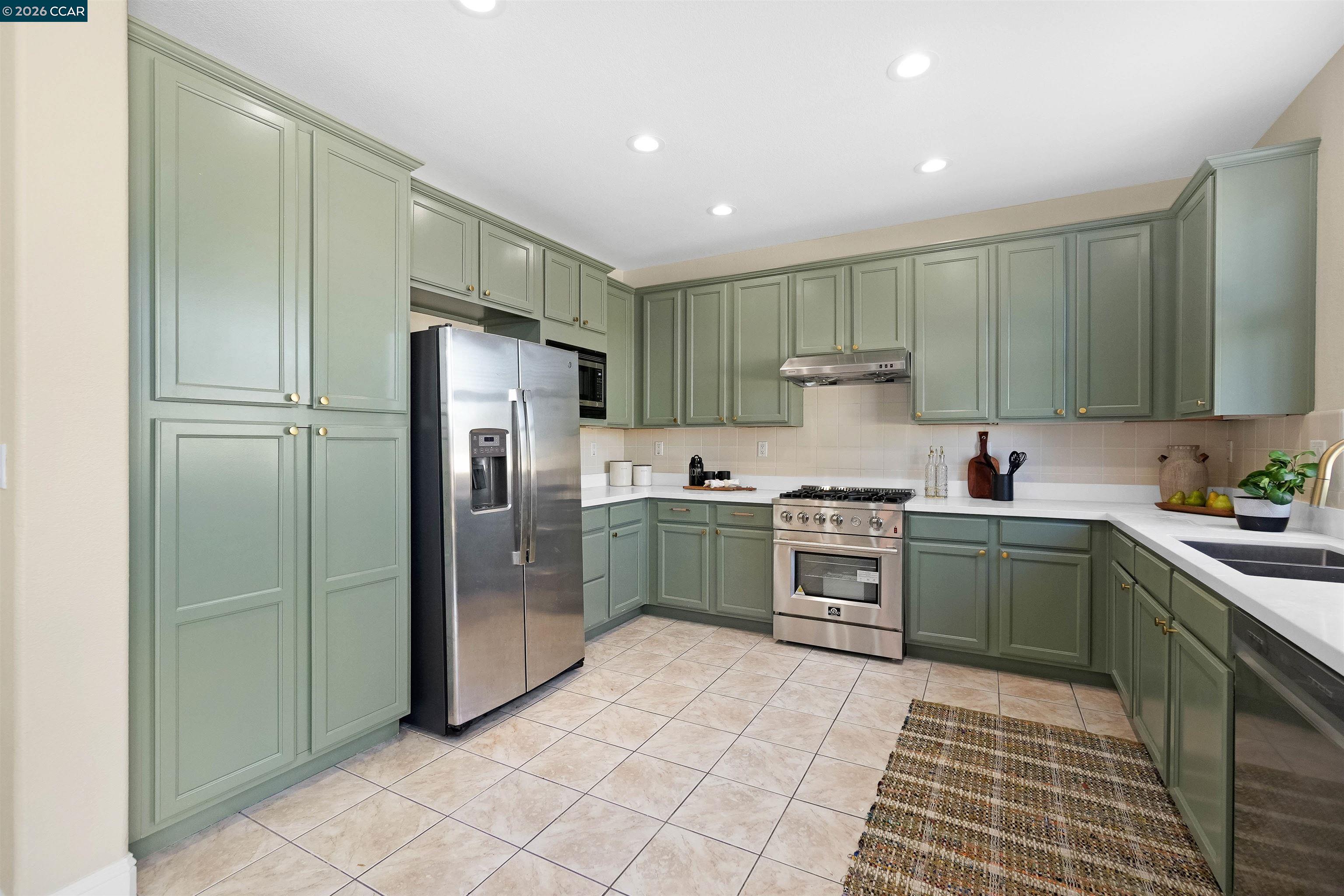 1012 Salt Spray Terrace Hercules, CA 94547 - Photo 13 of 60