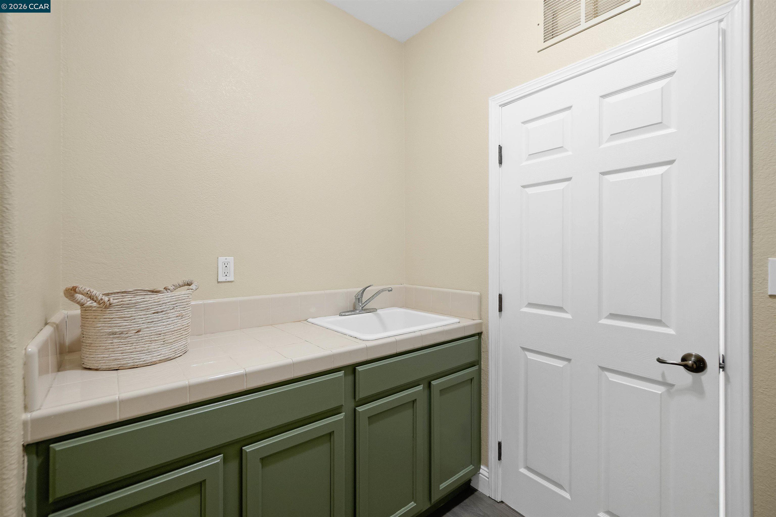 1012 Salt Spray Terrace Hercules, CA 94547 - Photo 33 of 60