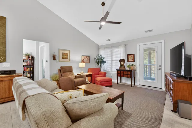 $224,900 | 778 West Barrington Circle, Jackson, MI 49203