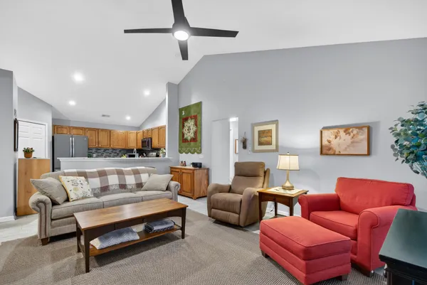 $219,900 | 778 West Barrington Circle, Jackson, MI 49203