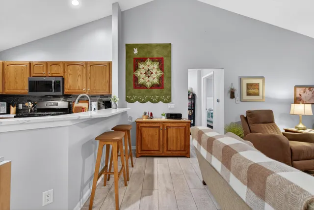 $224,900 | 778 West Barrington Circle, Jackson, MI 49203