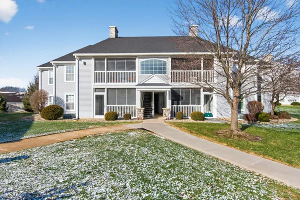 $219,900 | 778 West Barrington Circle, Jackson, MI 49203