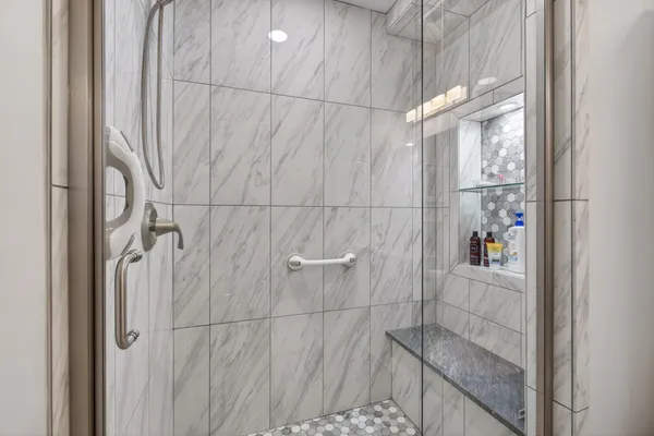 $219,900 | 778 West Barrington Circle, Jackson, MI 49203