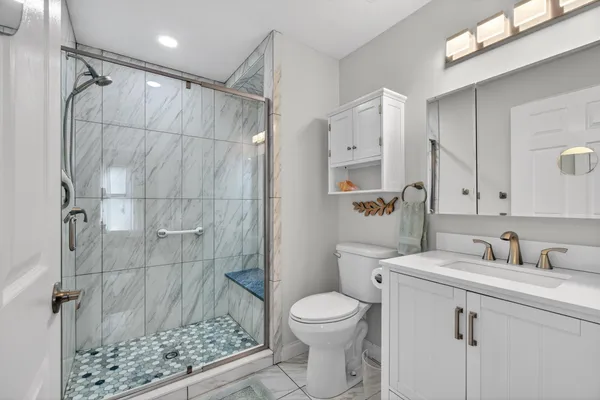 $219,900 | 778 West Barrington Circle, Jackson, MI 49203