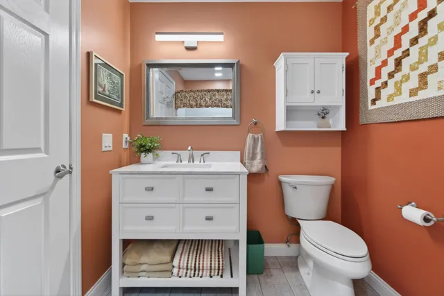 $224,900 | 778 West Barrington Circle, Jackson, MI 49203