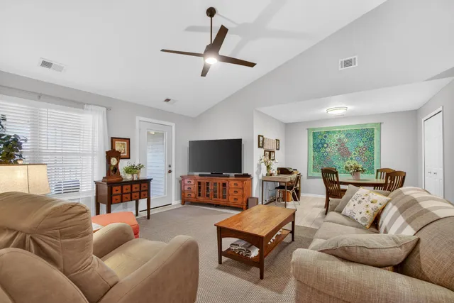 $224,900 | 778 West Barrington Circle, Jackson, MI 49203