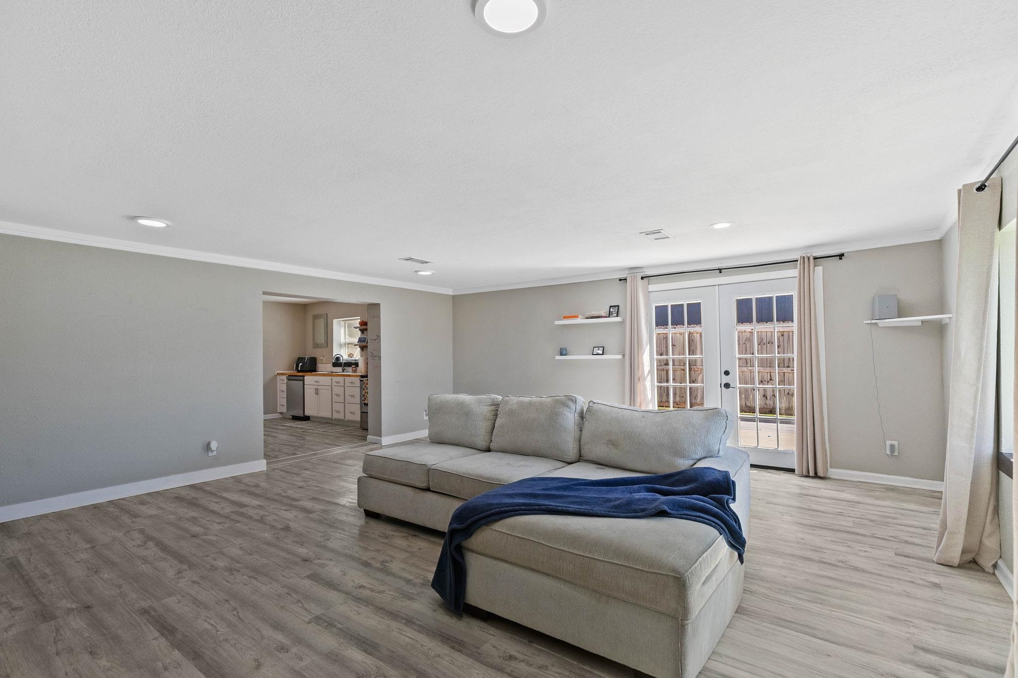 16796 Thompson Road Loxley, AL 36551 - Photo 26 of 93 Living Room