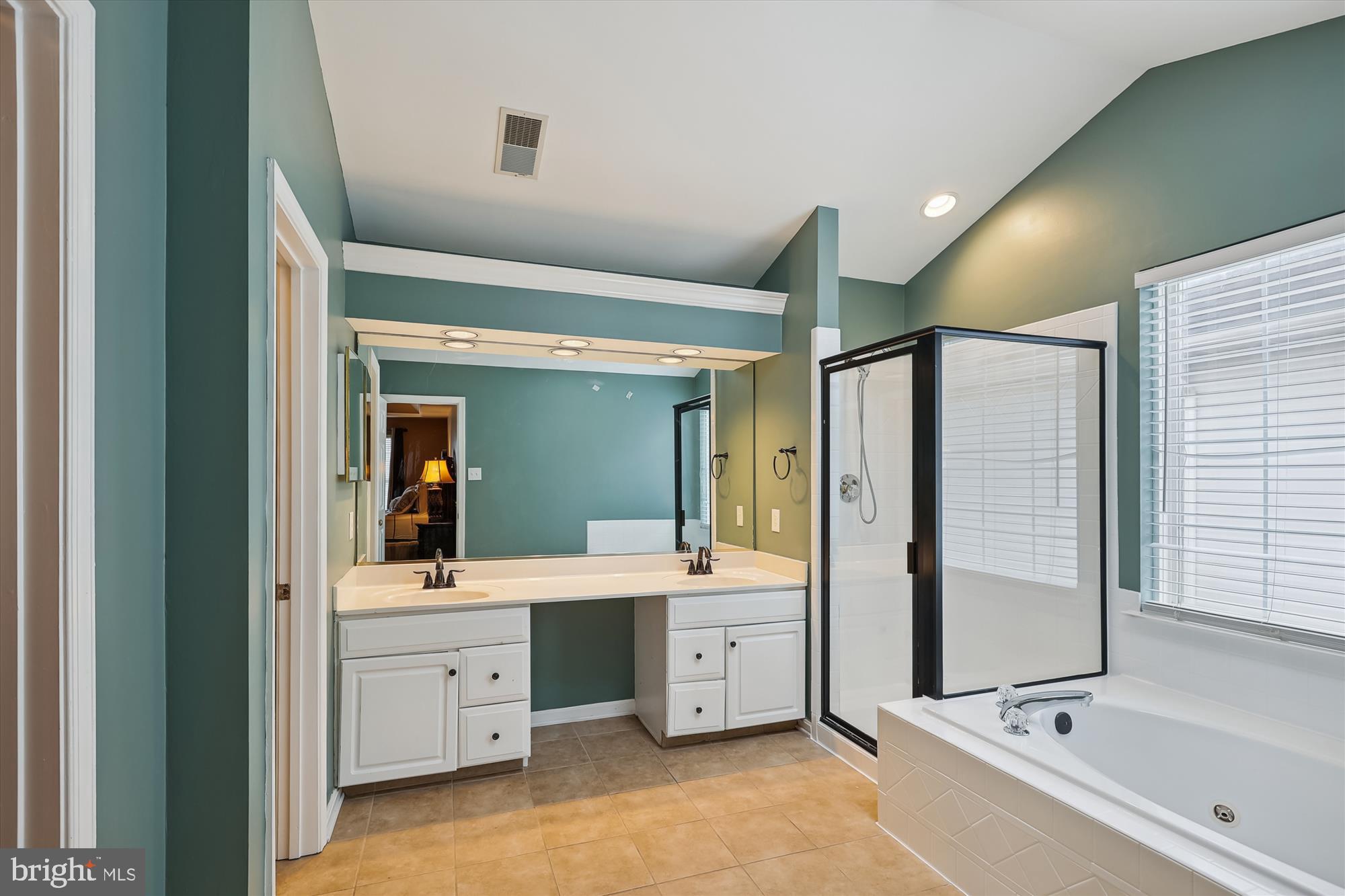 1761 Wheyfield Drive Frederick, MD 21701 - Photo 29 of 48 Primary Bath