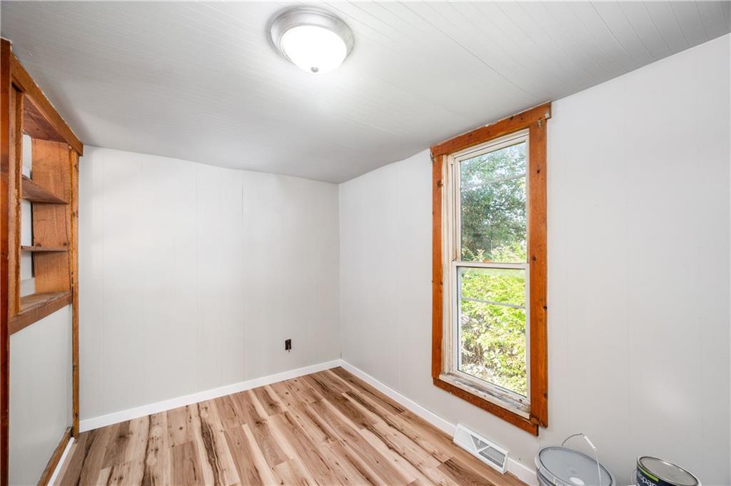 401 West New Castle Street Butler, PA 16001 - Photo 16 of 32 an empty room with windows