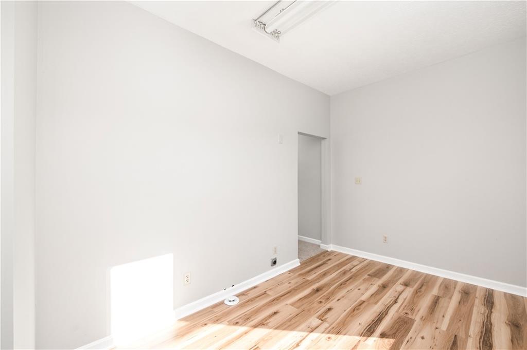 401 West New Castle Street Butler, PA 16001 - Photo 23 of 32 a view of room