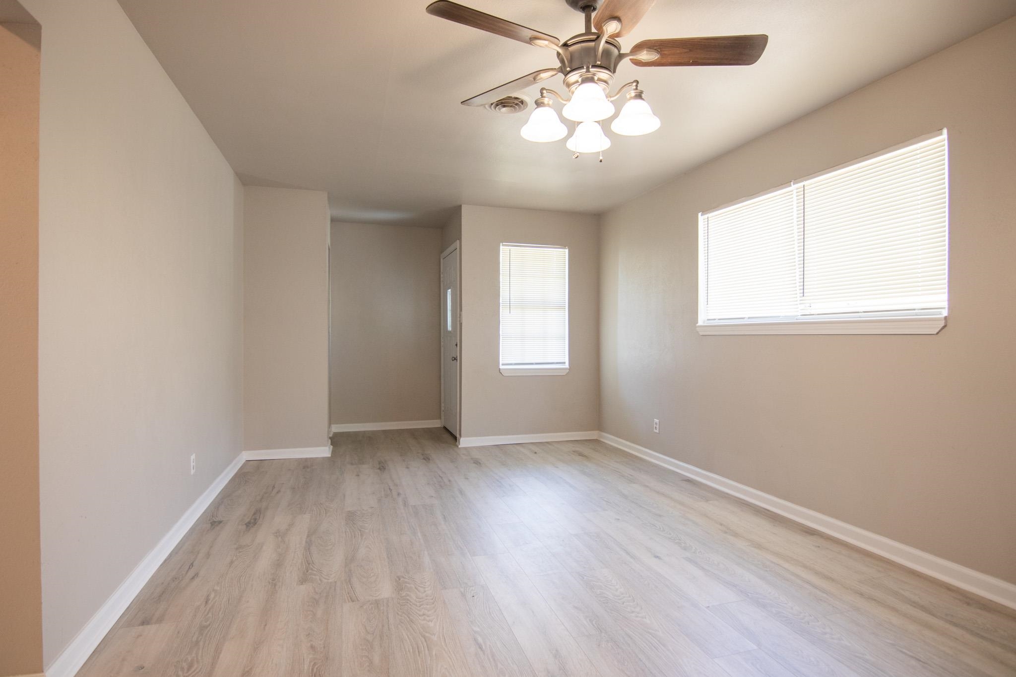 3714 Ridgemont Drive Orange, TX 77630 - Photo 5 of 9