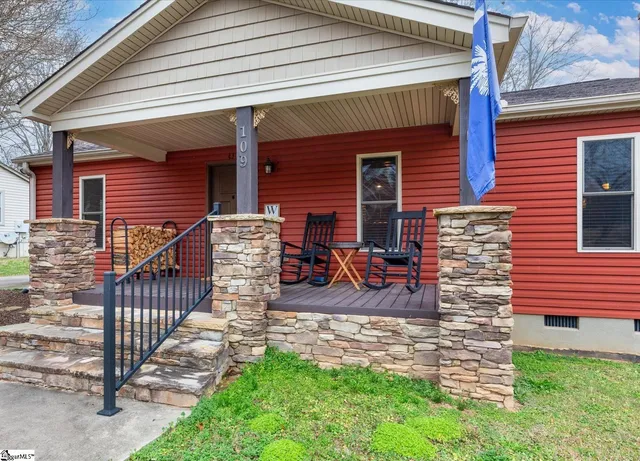 $267,900 | 109 South Laurel Street, Walhalla, SC 29691