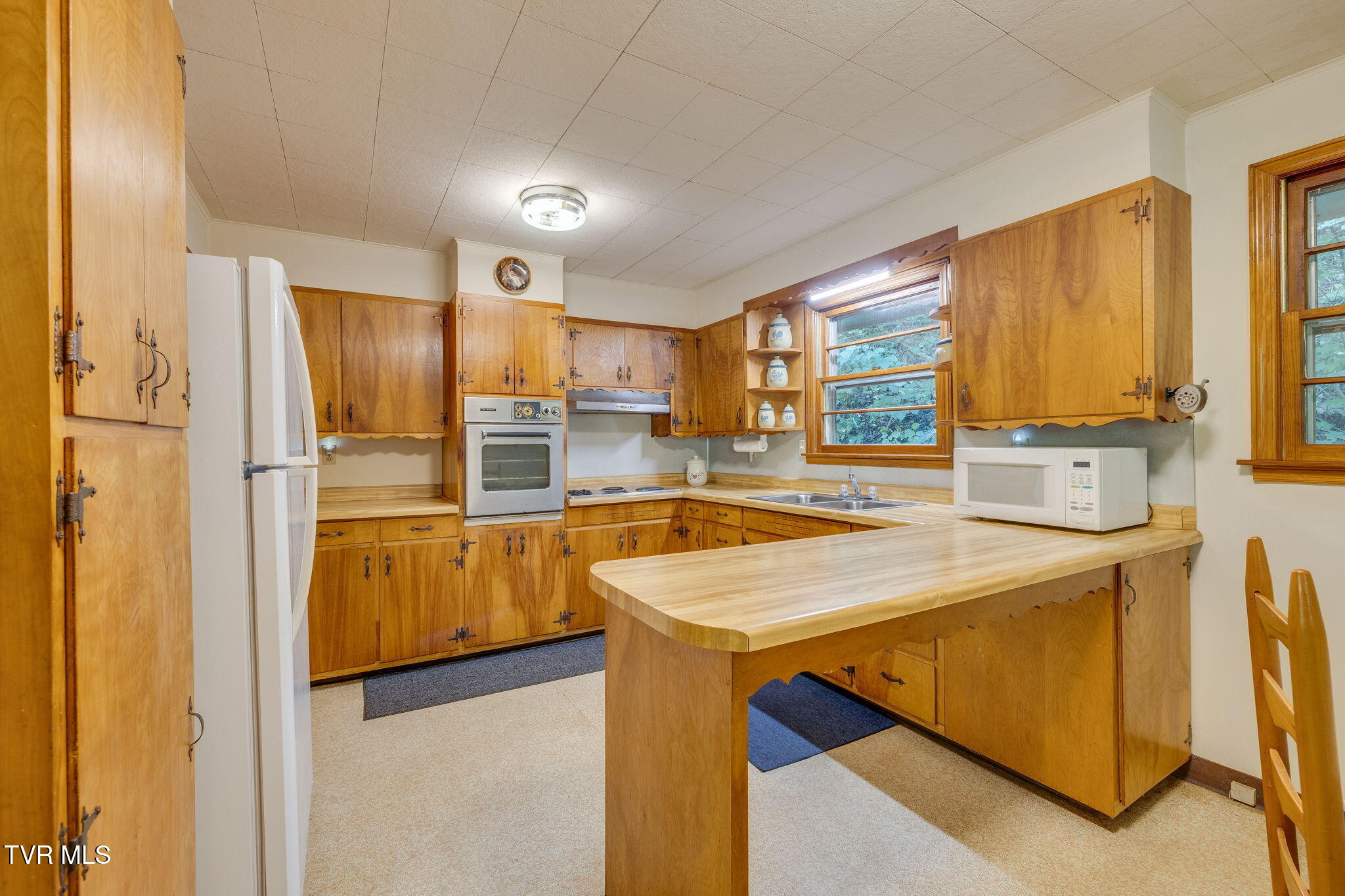 624 Whaley Town Road Butler, TN 37640 - Photo 11 of 35 009