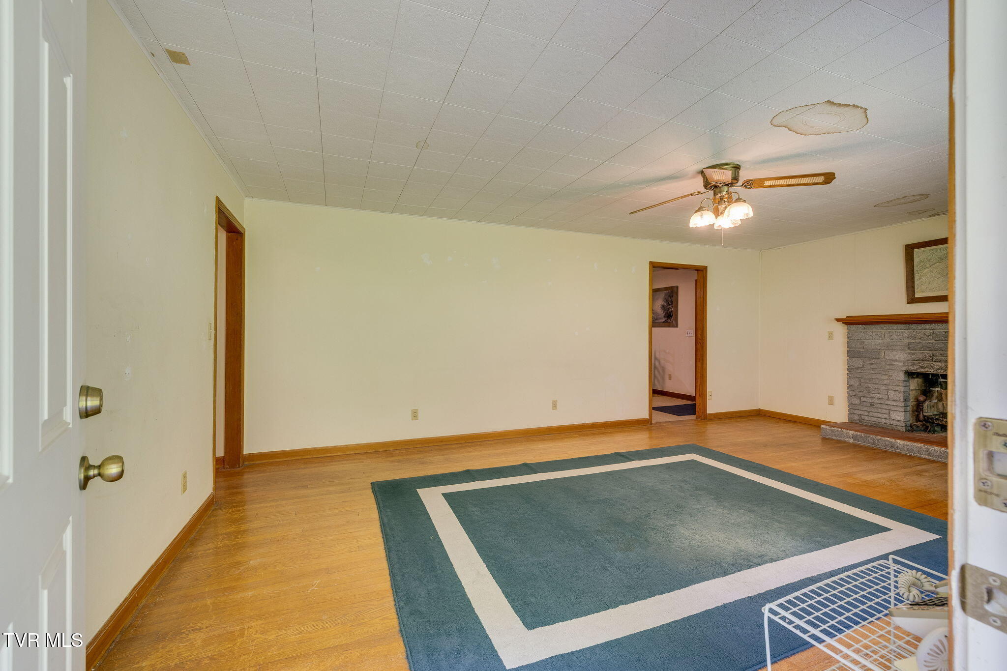 624 Whaley Town Road Butler, TN 37640 - Photo 16 of 35 005