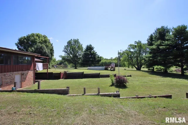 $300,000 | 1668 825 Avenue, Lincoln, IL 62656