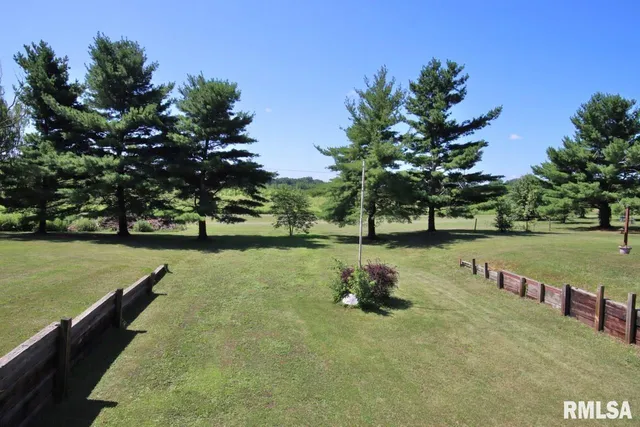 $300,000 | 1668 825 Avenue, Lincoln, IL 62656