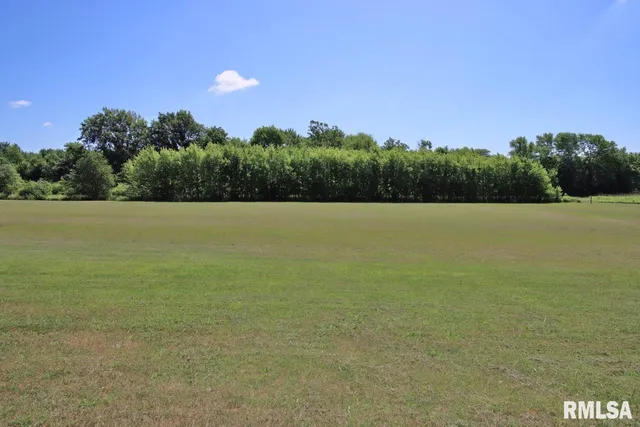 $300,000 | 1668 825 Avenue, Lincoln, IL 62656