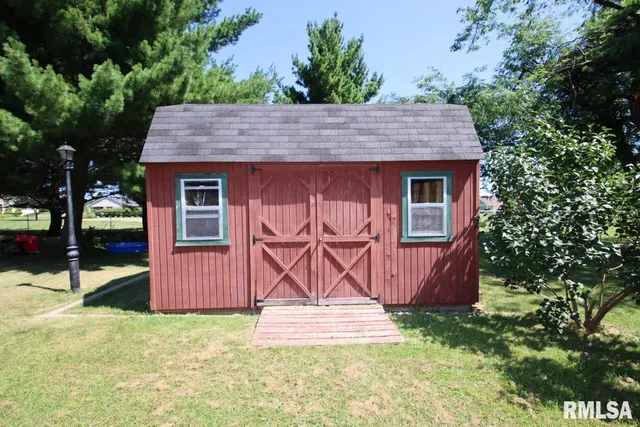 $300,000 | 1668 825 Avenue, Lincoln, IL 62656