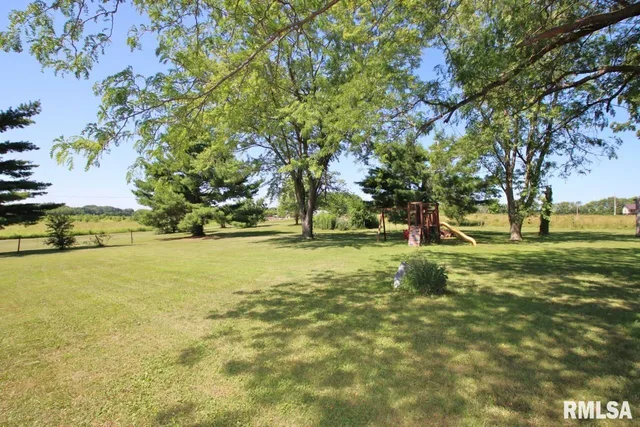 $300,000 | 1668 825 Avenue, Lincoln, IL 62656