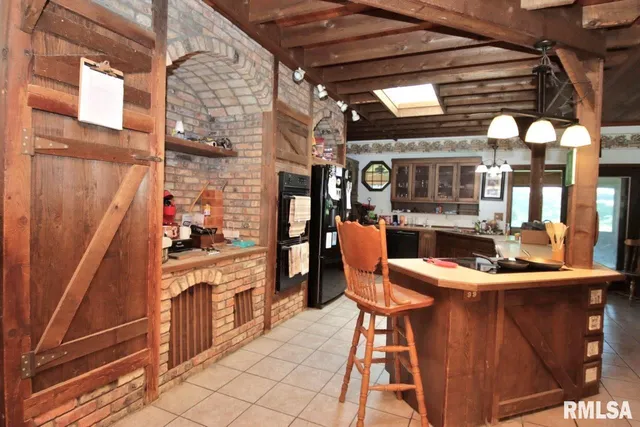 $300,000 | 1668 825 Avenue, Lincoln, IL 62656