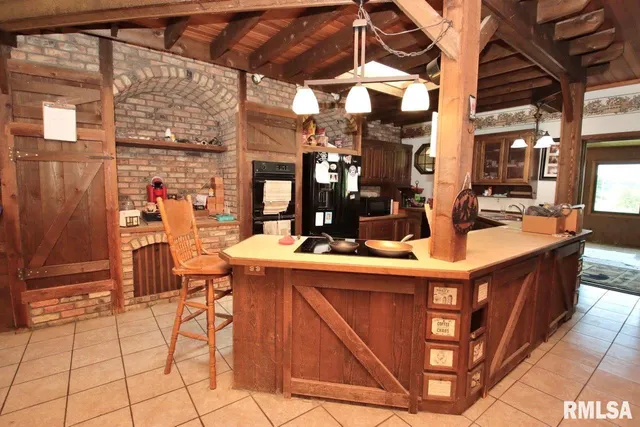 $300,000 | 1668 825 Avenue, Lincoln, IL 62656