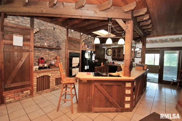 $300,000 | 1668 825 Avenue, Lincoln, IL 62656