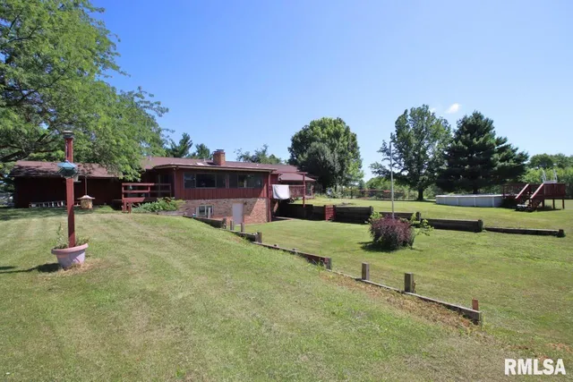 $300,000 | 1668 825 Avenue, Lincoln, IL 62656