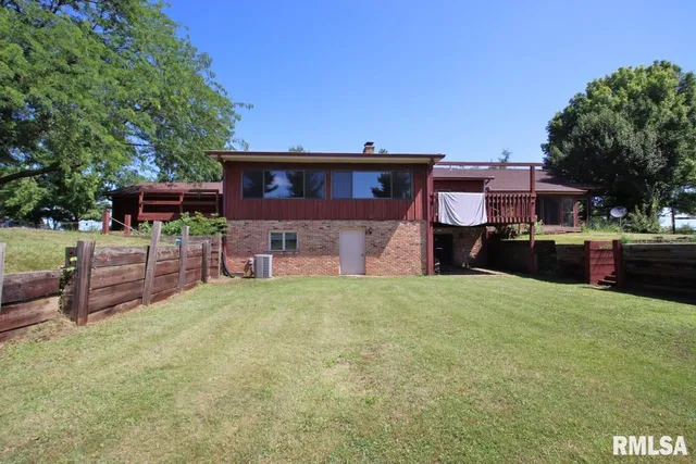 $300,000 | 1668 825 Avenue, Lincoln, IL 62656