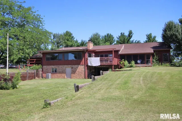 $300,000 | 1668 825 Avenue, Lincoln, IL 62656