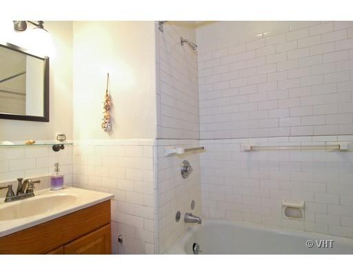 507 West Aldine Avenue, Unit 2B Chicago, IL 60657 - Photo 14 of 16