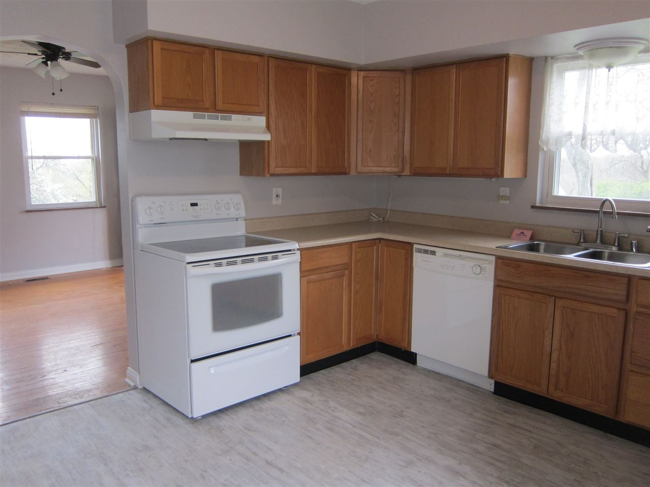 3607 Wolf Road Latonia, KY 41015 - Photo 4 of 30 Gallery Image 4