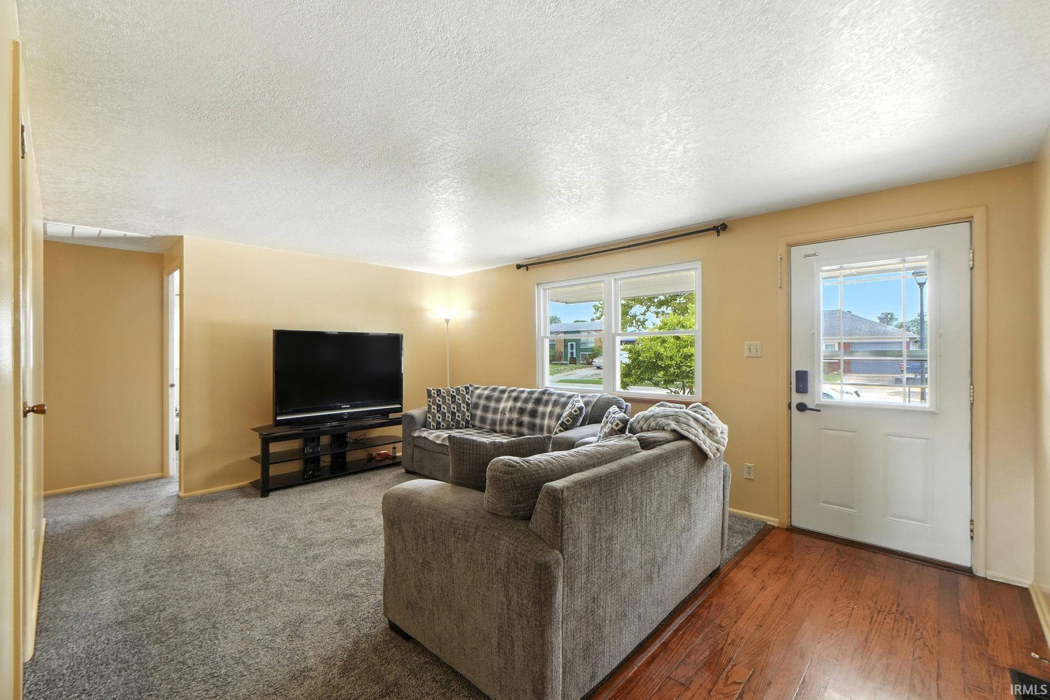 7129 Cranberry Road Fort Wayne, IN 46825 - Photo 3 of 19 Gallery Image 3
