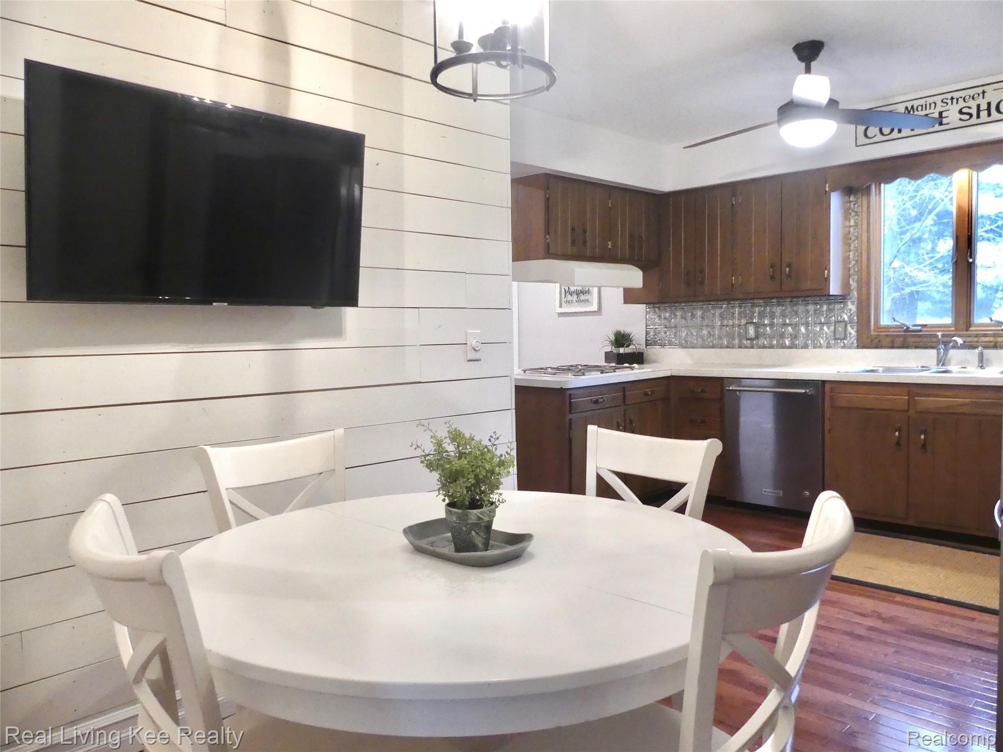 137 Aintree Road Rochester, MI 48306 - Photo 10 of 48 New shiplap wall in kitchen