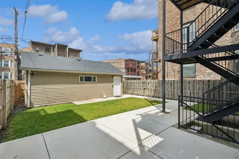 $415,000 | 4528 South King Drive, Unit 2, Chicago, IL 60653