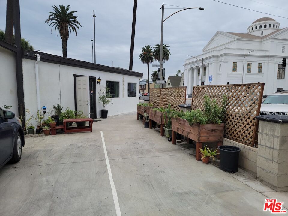 702 Cedar Avenue Long Beach, CA 90813 - Photo 7 of 25