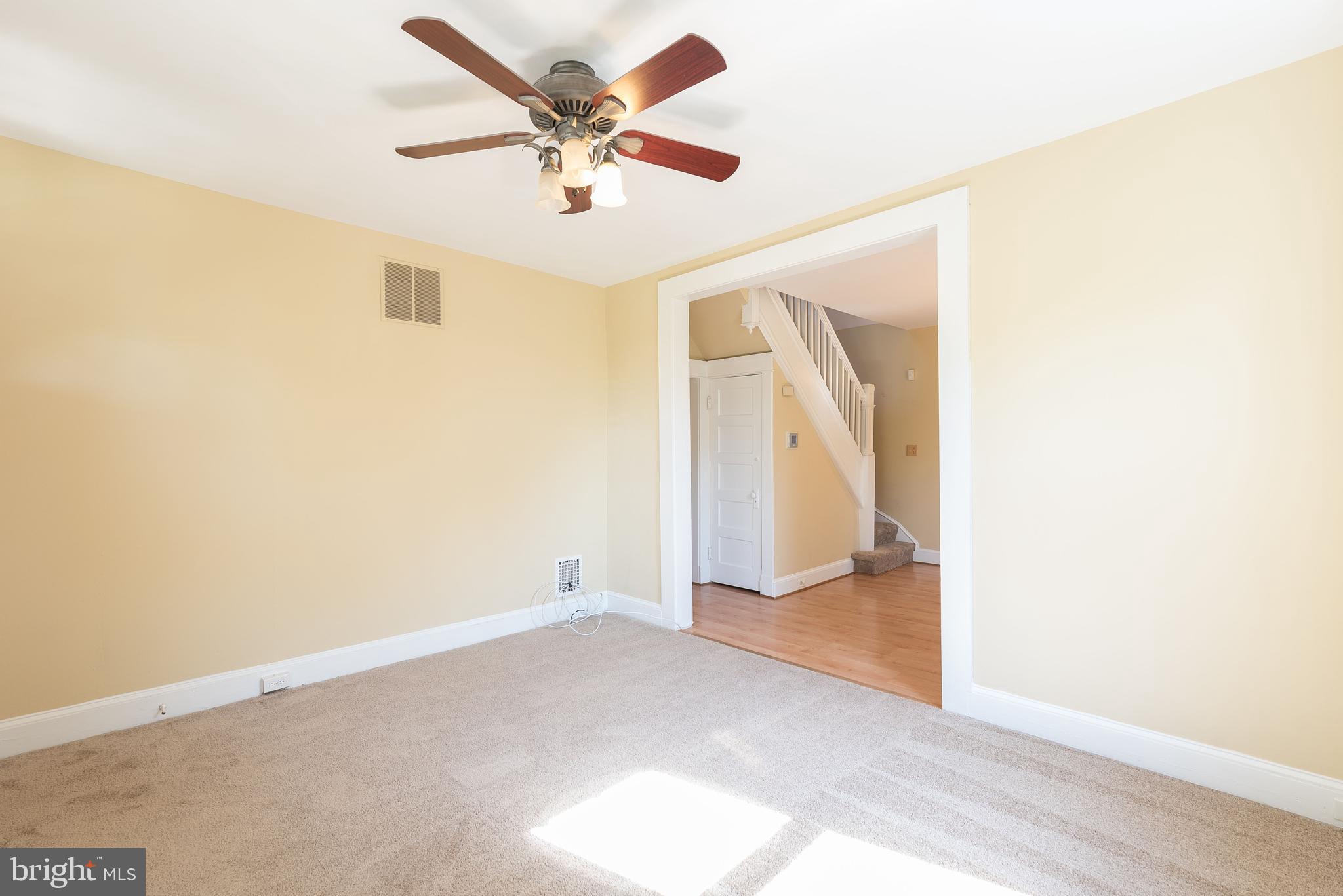 641 Coleraine Road Baltimore, MD 21229 - Photo 3 of 35