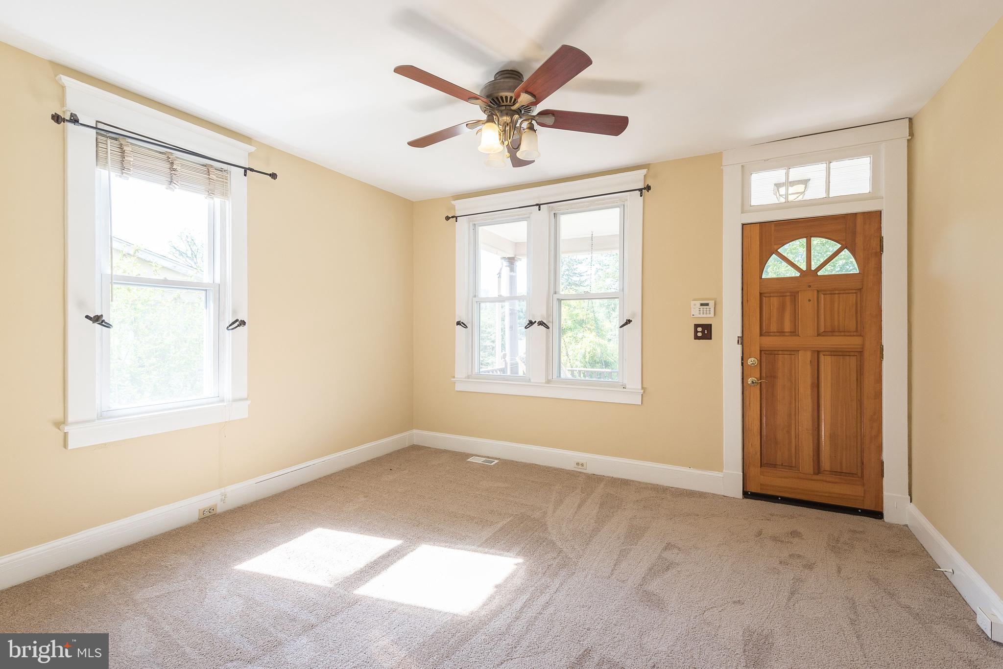 641 Coleraine Road Baltimore, MD 21229 - Photo 5 of 35