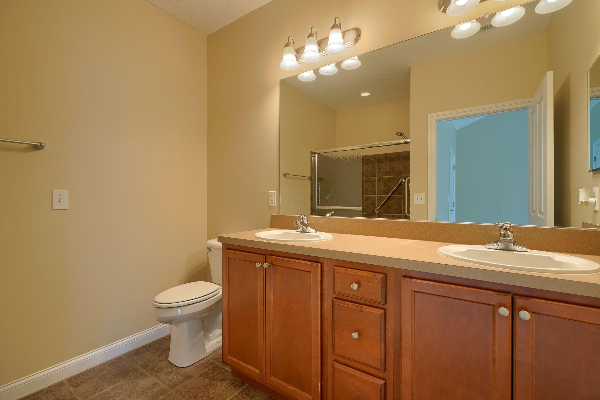 6911 Rothwell Street, Unit 5 New Albany, OH 43054 - Photo 26 of 44 Double sink vanity