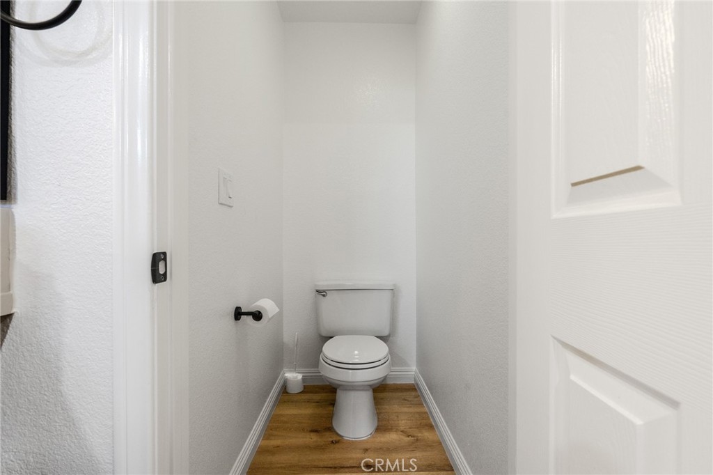 34634 Pso Del Valle Barstow, CA 92311 - Photo 12 of 37 a bathroom with a toilet and a sink