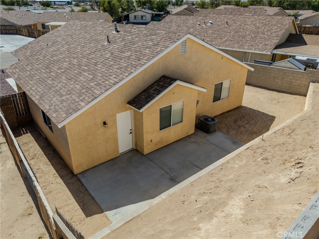 34634 Pso Del Valle Barstow, CA 92311 - Photo 31 of 37 a terrace with open kitchen