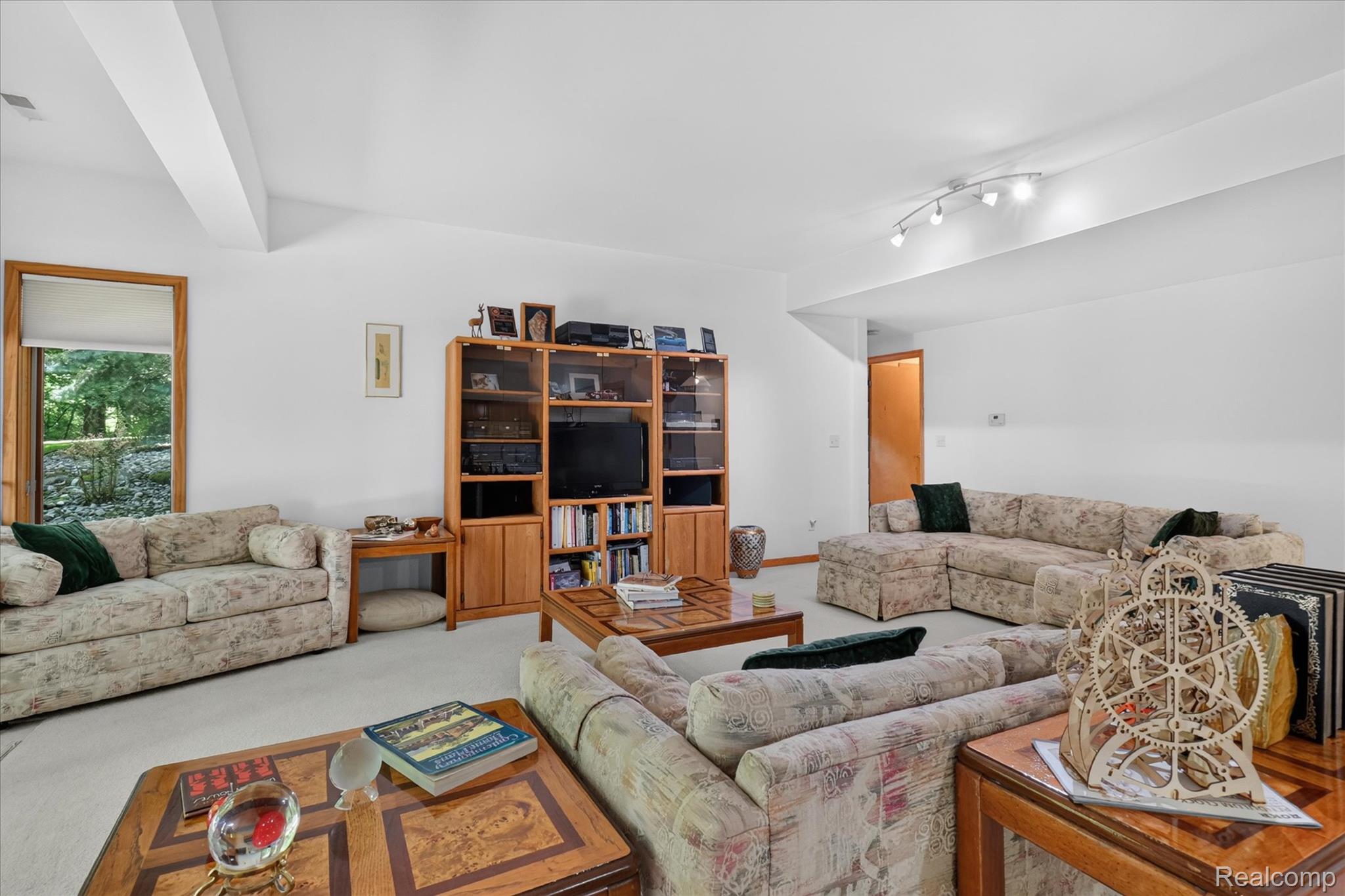 5388 Hartland Road Fenton, MI 48430 - Photo 36 of 74 35-5388-Hartland-Rd-WindowStill.jpg