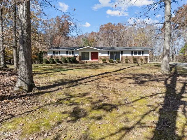 a front view of house with yard