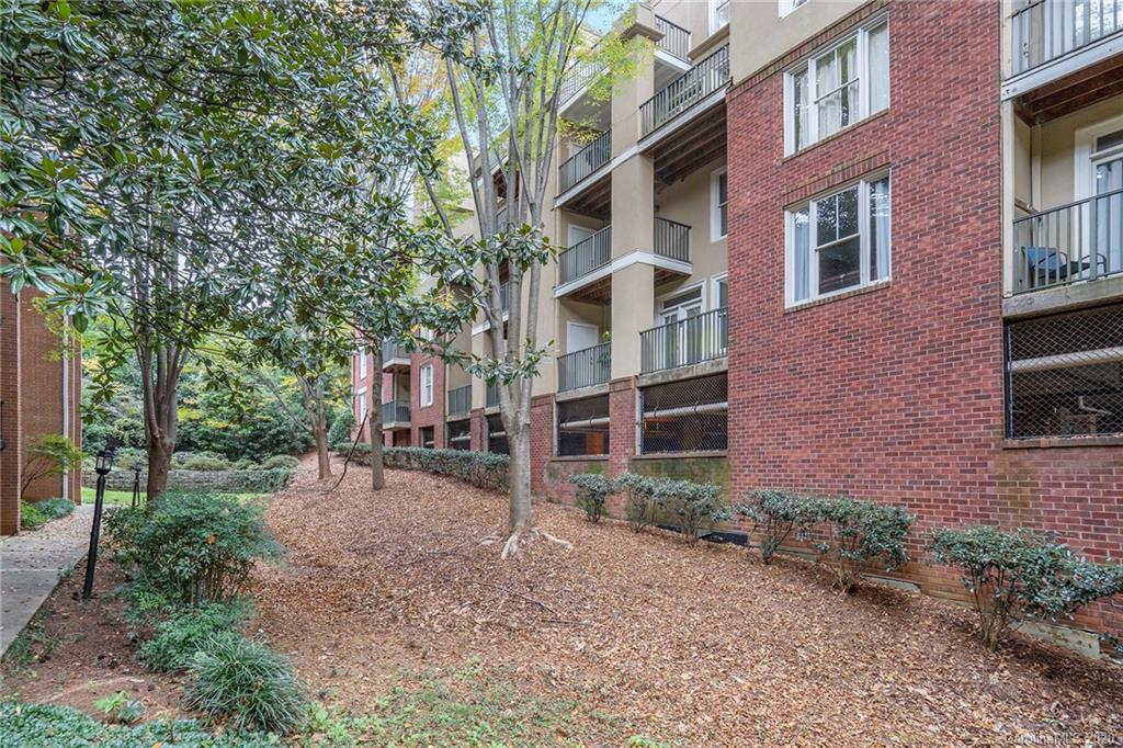 416 Queens Road, Unit 4 Charlotte, NC 28207 - Photo 14 of 26 Gallery Image 14